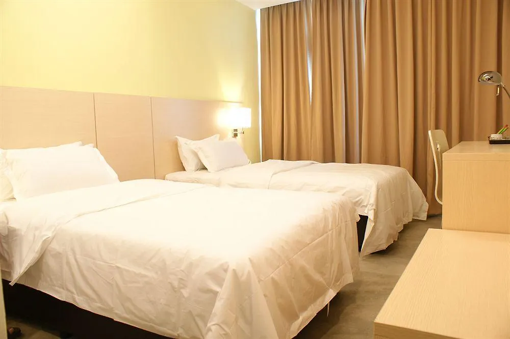 Super 8 Hotel @ Georgetown Джорджтаун